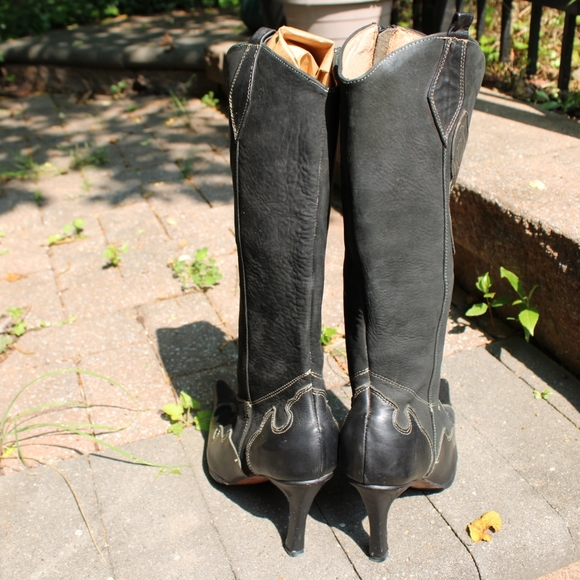 Excellent condition heeled western boots - Picture 2 of 3